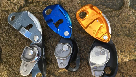 Atelier echipament pentru cățărat și coborât pe coardă