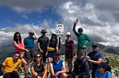 Cu CAR ul si ficiorul, pe Varful Retezat