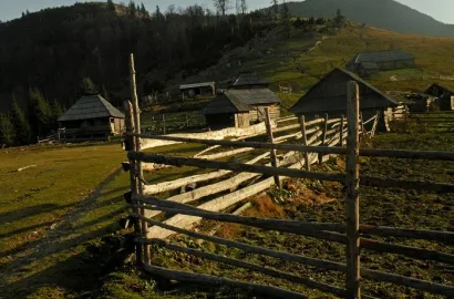 Tura pe granita - Muntii Maramuresului
