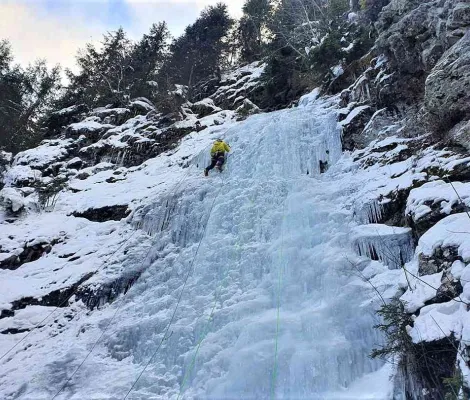 Atelier de escalada la gheata - Muntii Apuseni