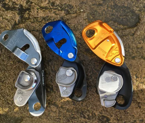 Atelier echipament pentru cățărat și coborât pe coardă