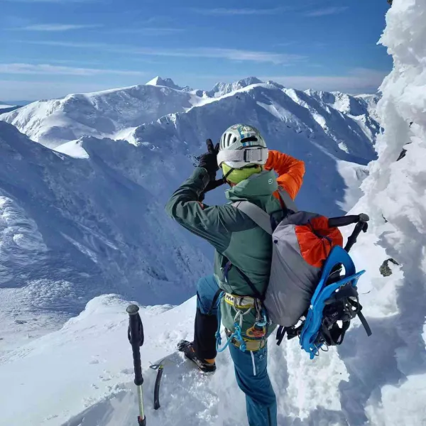 privind spre Vf. Moldoveanu