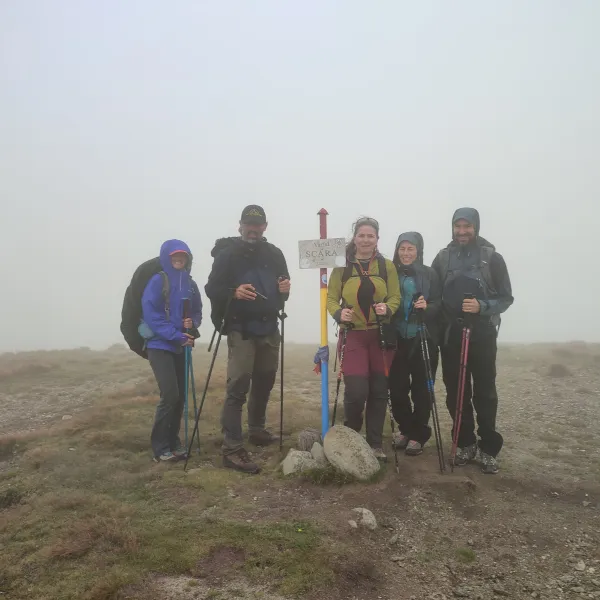 În răpăiala de pe Scara