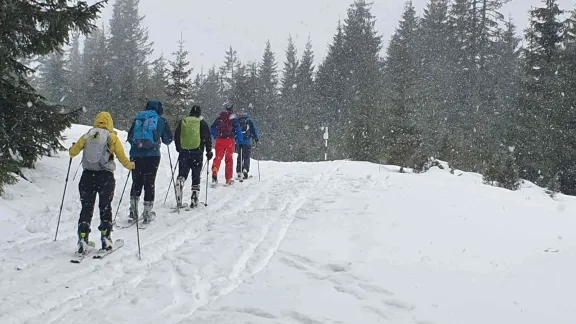 Inițiere în mersul pe schiuri de tură