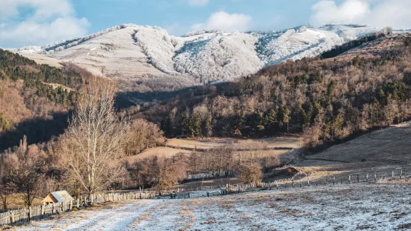 Un Dâmbău acoperit de alb