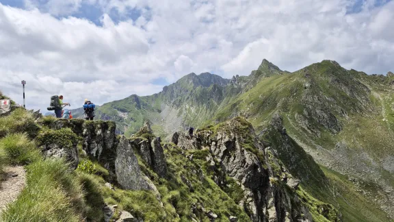 Tura cu cortul în Făgăraș: Până pe Moldoveanu, cu ocoluri, nori și voie bună