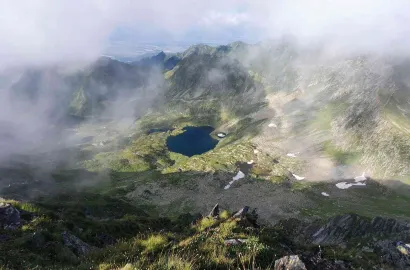 Lacul Podragu și Muchia Tărâța