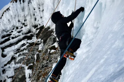 Atelier escalada la gheață în Făgăraș
