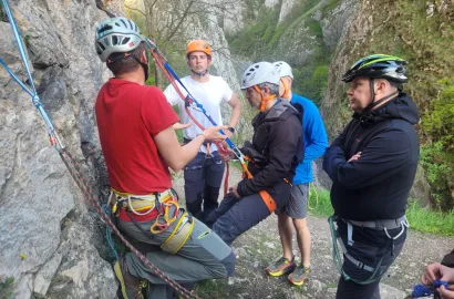 Atelier tehnici de baza si asigurare in teren abrupt si pe verticala