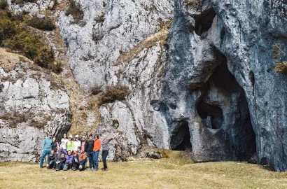 Munții Pădurea Craiului: Piatra Bulzului - Lunca Acră - Peștera cu Apă din valea Leșu