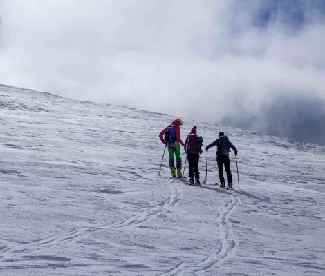 Schi, drumetie si fotografie, M-tii Sureanu