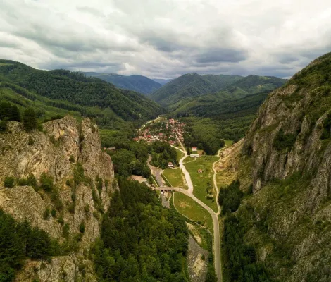 Cățarat și Via Ferrata în Cheile Galbenului