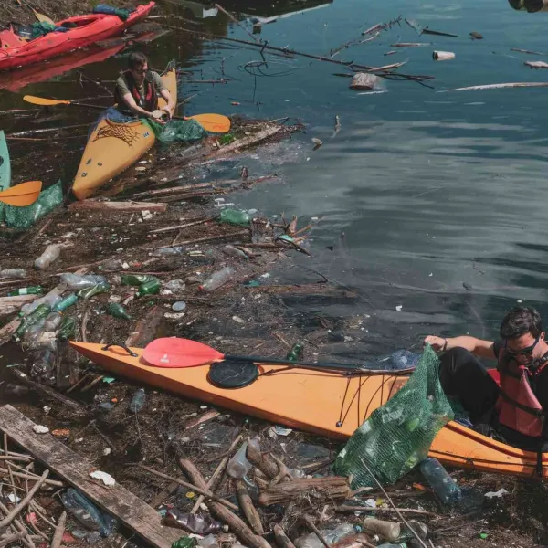Acțiune de igienizare a Lacului Beliș