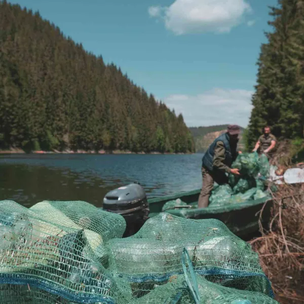 Acțiune de igienizare a Lacului Beliș