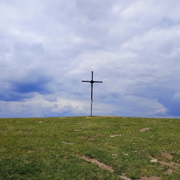 Crucea de fier de deasupra Luncii Ilvei